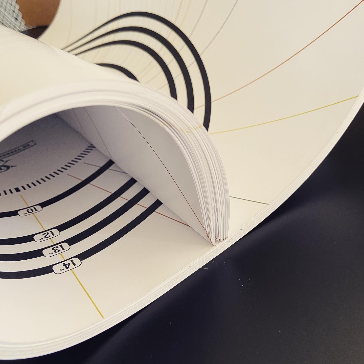 Schlagzeugkessel Snare Layout-Mat auf Papier 42 cm x 42 cm